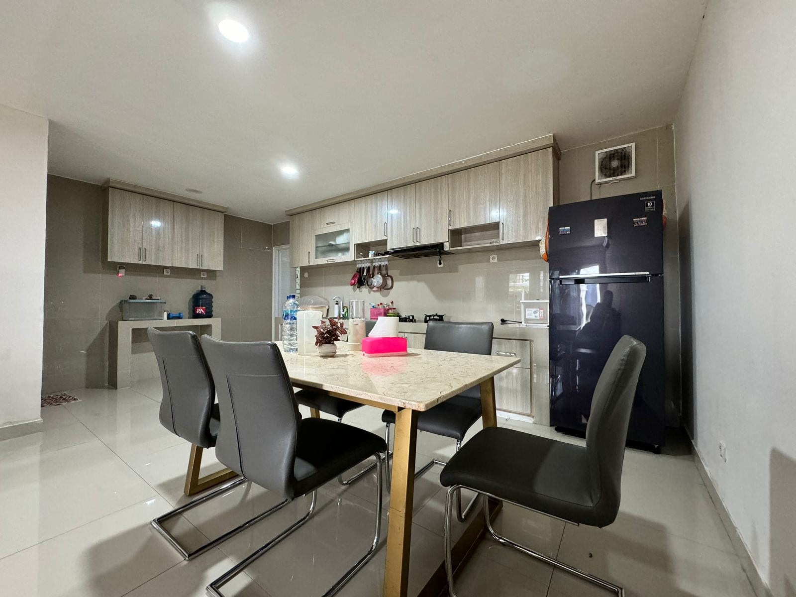 Rumah Disewakan di Cluster Taman Simpruk Lippo Cikarang